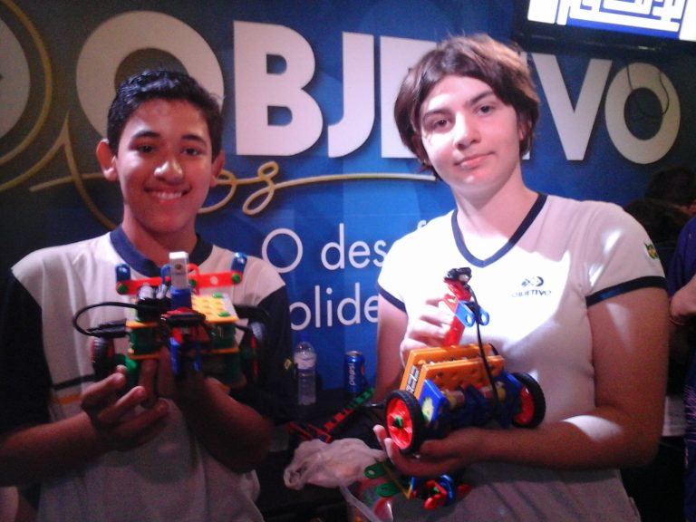 Alunos do Colégio Objetivo de Itapetininga apresentam projetos no Tem Games 2015